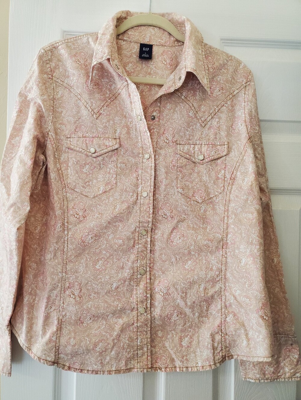 Vintage Gap Women's Pink Paisley Western Shirt Size Large